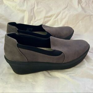 Clark’s Cloudsteppers in pewter gray
